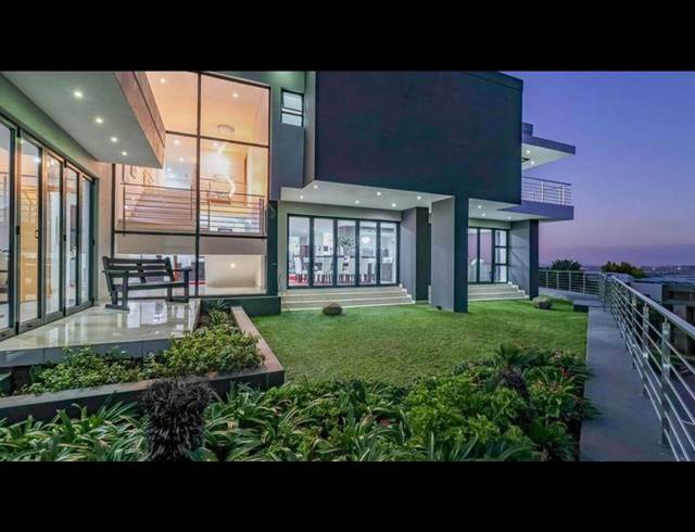 5 BEDROOM HOUSE FOR SALE IN FEATHERBROOKE ESTATE